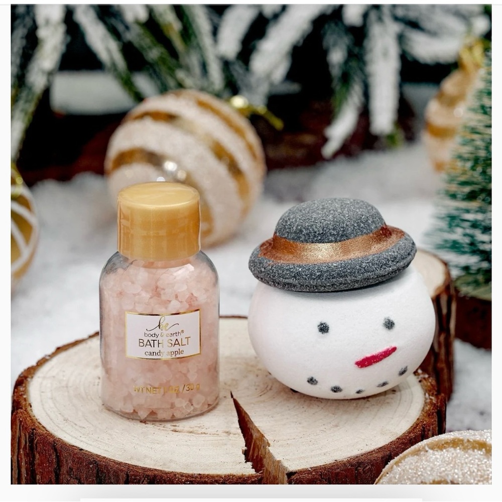 Body & Earth Advent Calendar 24 pc set. - Picture 4 of 10